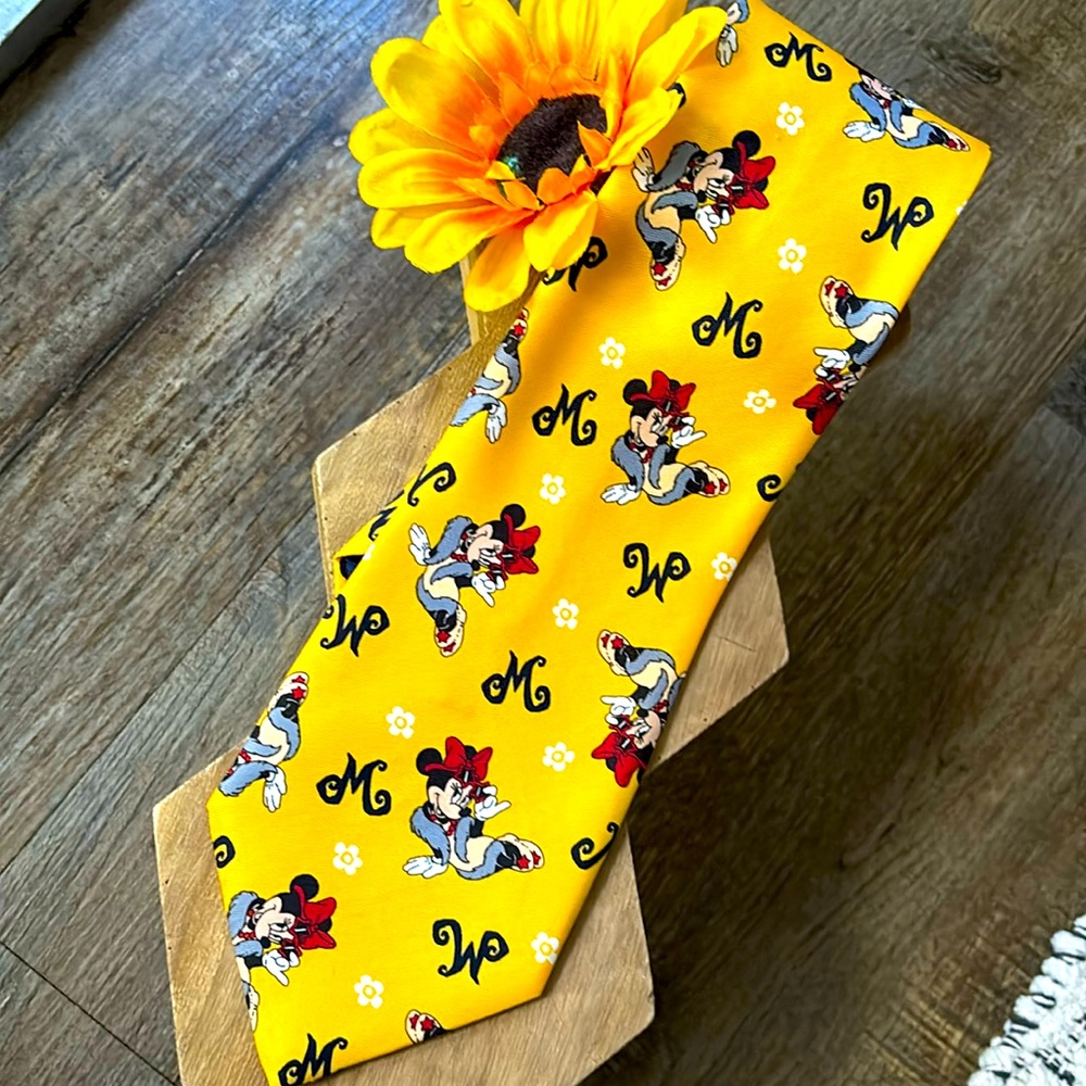 Disney Minnie Mouse Tie - Picture 1 of 4